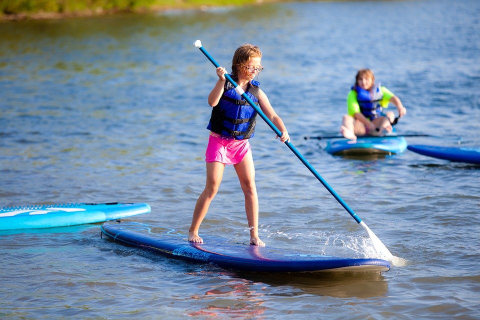 Can you paddle board on Lake Harriet?